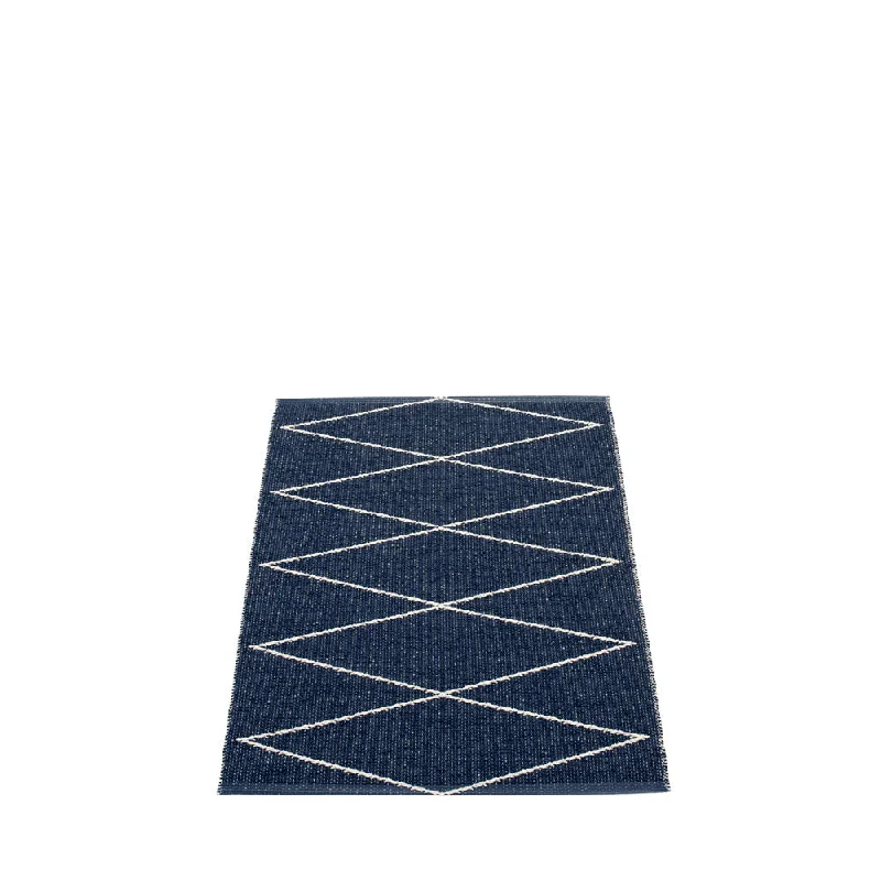 Navy Beach Plastic Floor Mats Navy/Vanilla (Multiple Sizes)