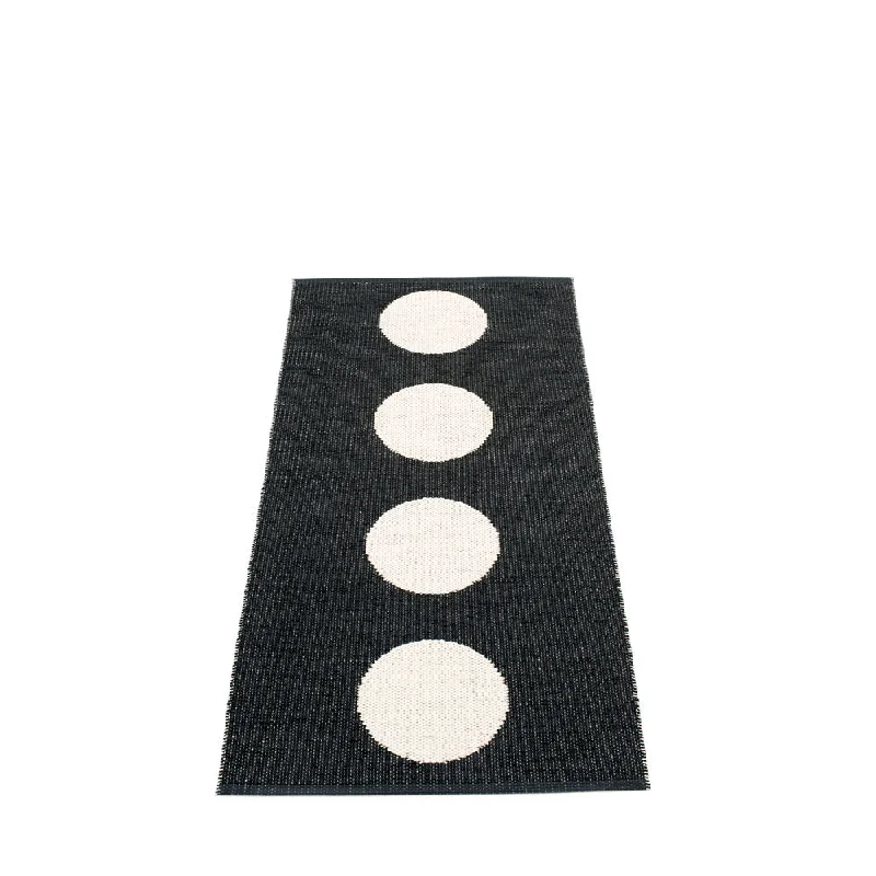 North Haven Plastic Floor Mats Black/Vanilla (Multiple Sizes)